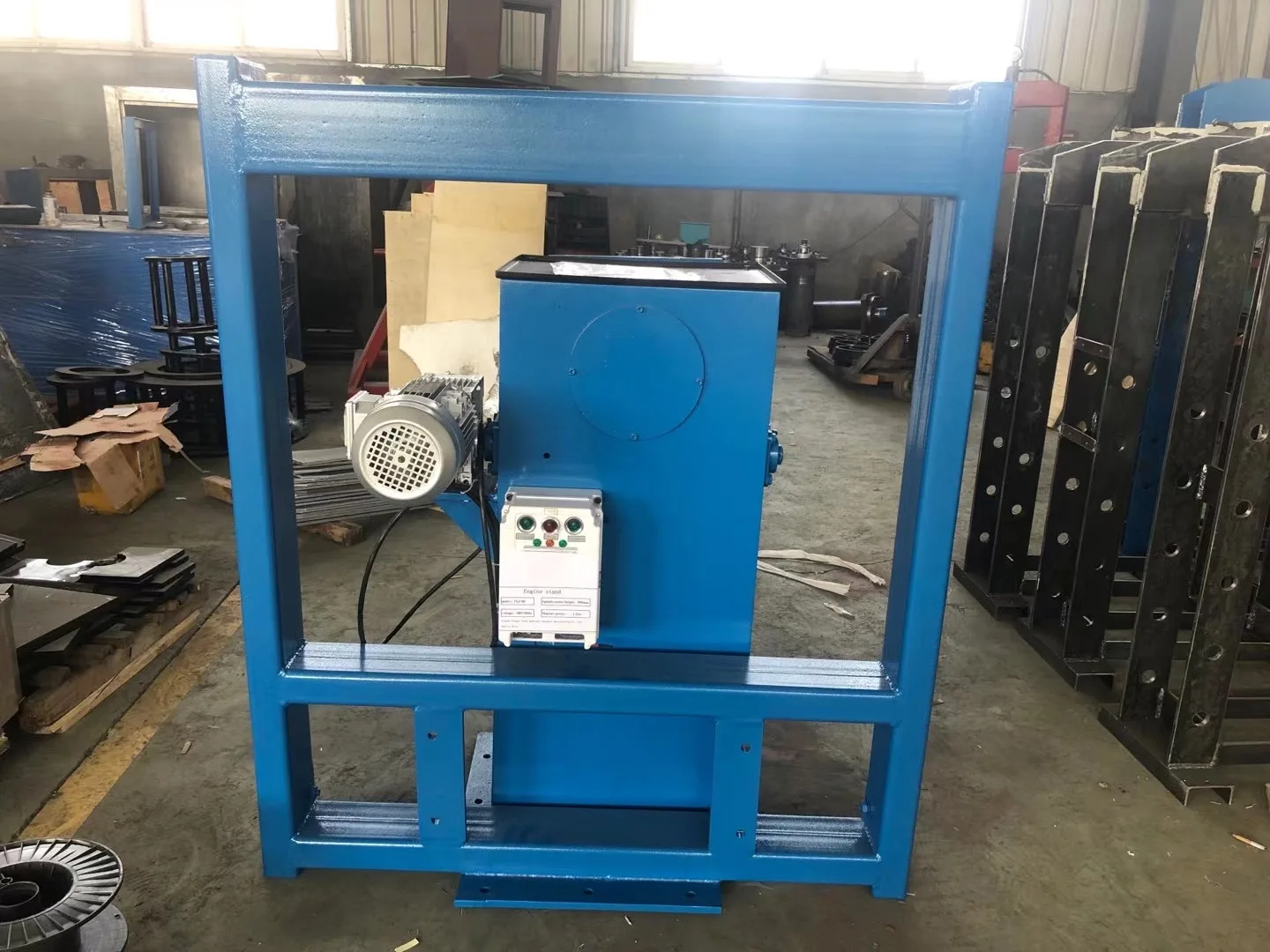 حامل محرك كهربائي دوار للخدمة  - مراجعة Engine Stand Heavy Duty وسعره