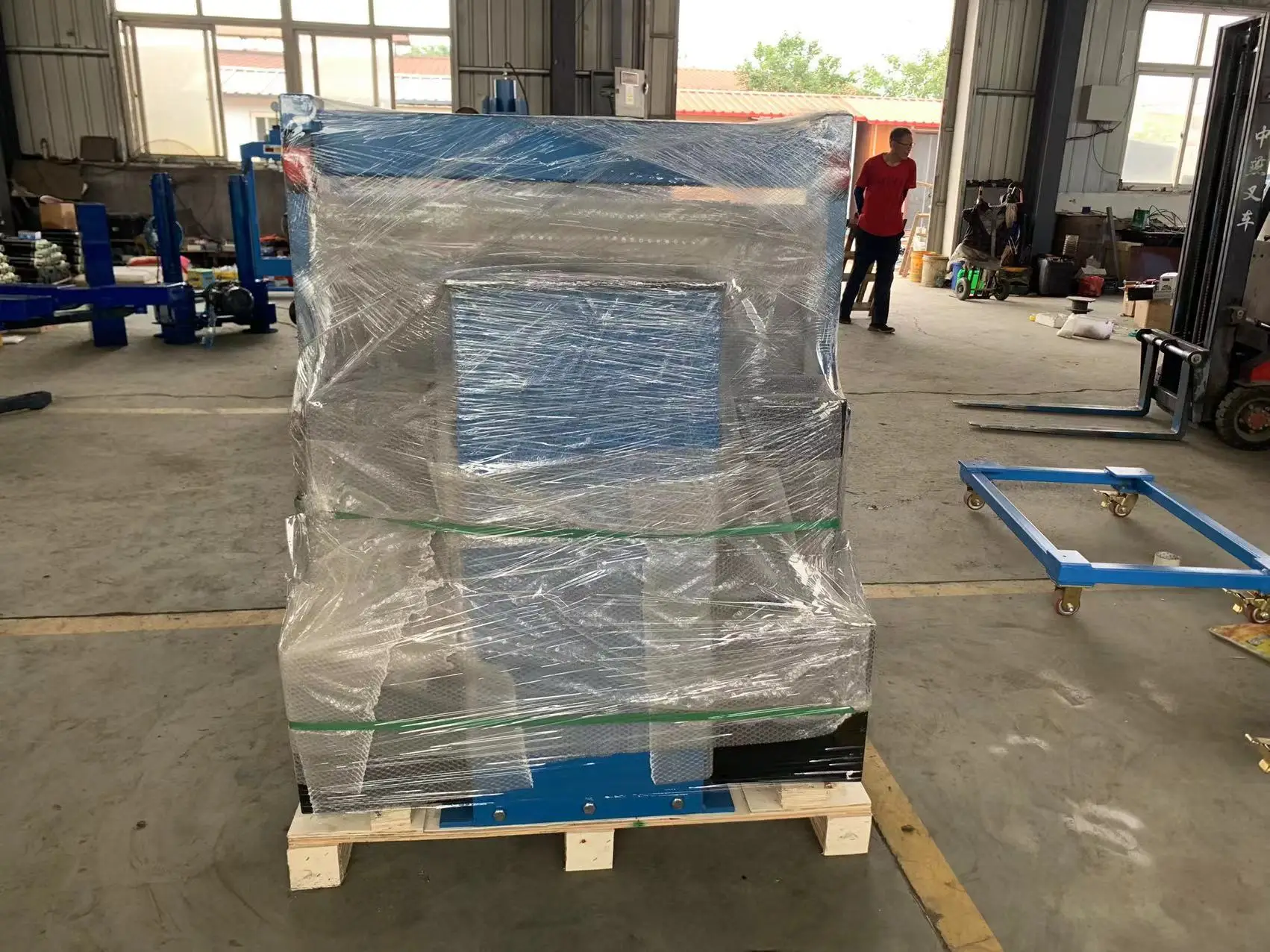 حامل محرك كهربائي دوار للخدمة  - مراجعة Engine Stand Heavy Duty وسعره